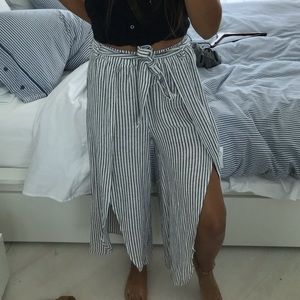 Blue and white stripe tie pants with slits